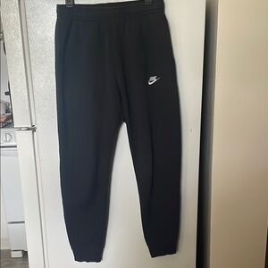 Nike Black Tapered Sweatpant Joggers with Elastic Cuffs Pockets